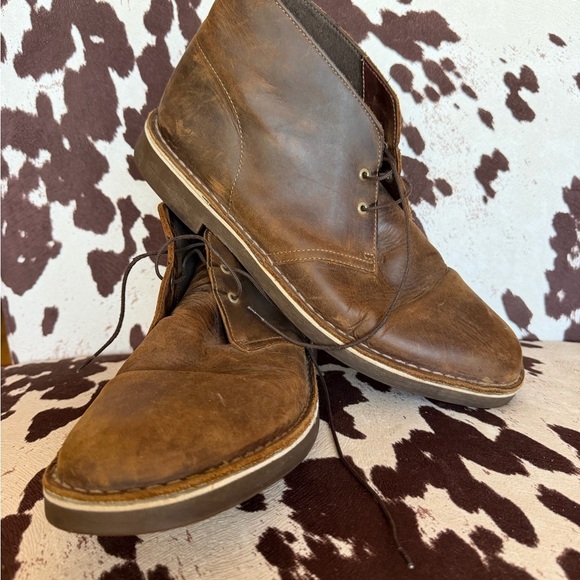 Clarks Brown Leather Chukka Boots Men\'s Size 10.5 Desert Boots